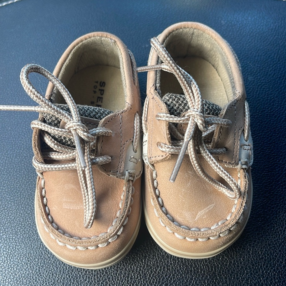 Sperry baby shoes size 2 never worn